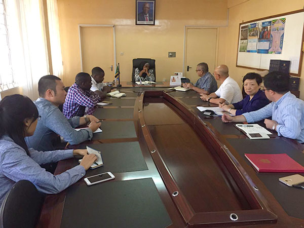 我駐坦經商處代表視察園區并共同拜會地方政府